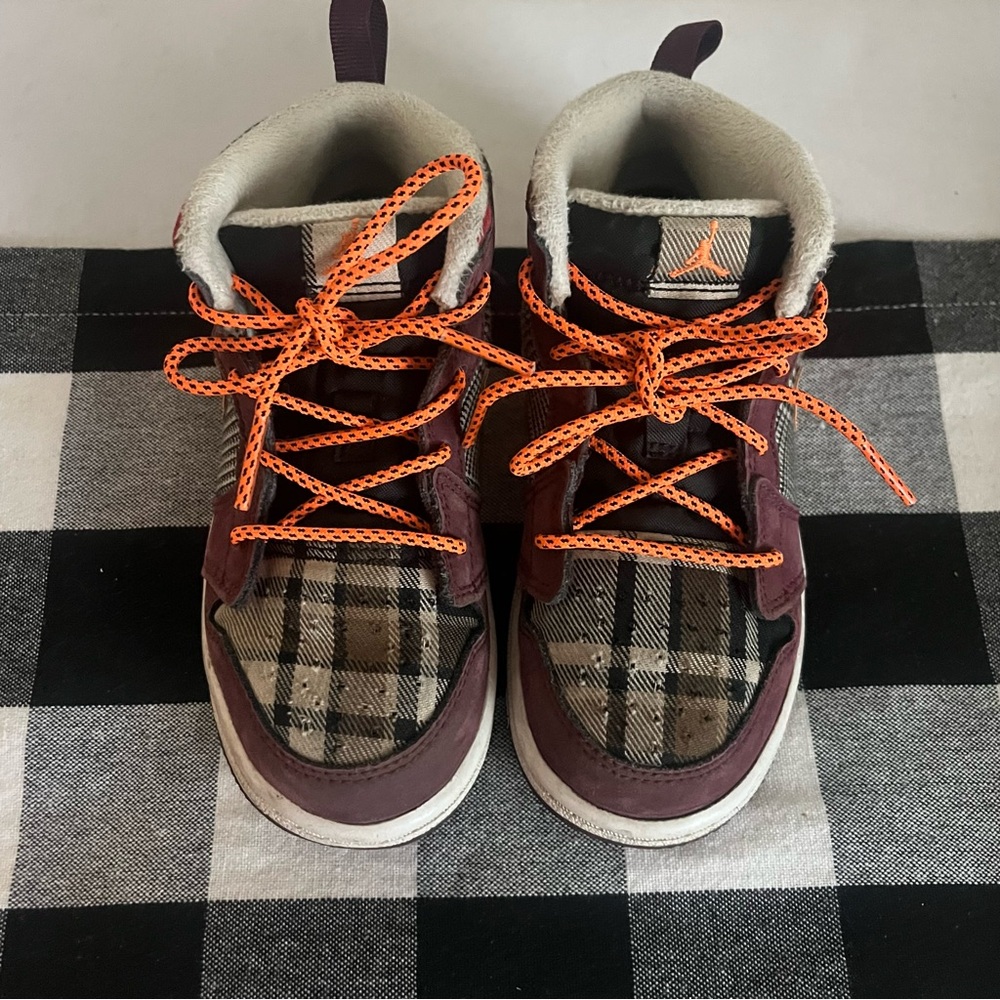 Jordan Kids 1 Mid SE "Night Maroon/Total Orange/Black/White Nike Toddler Size 10